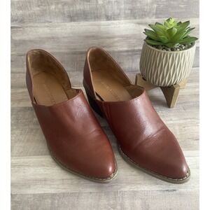 Cynthia Rowley Women's Eddie Brown Faux Leather Pointed Toe D'orsay Silhouette 8